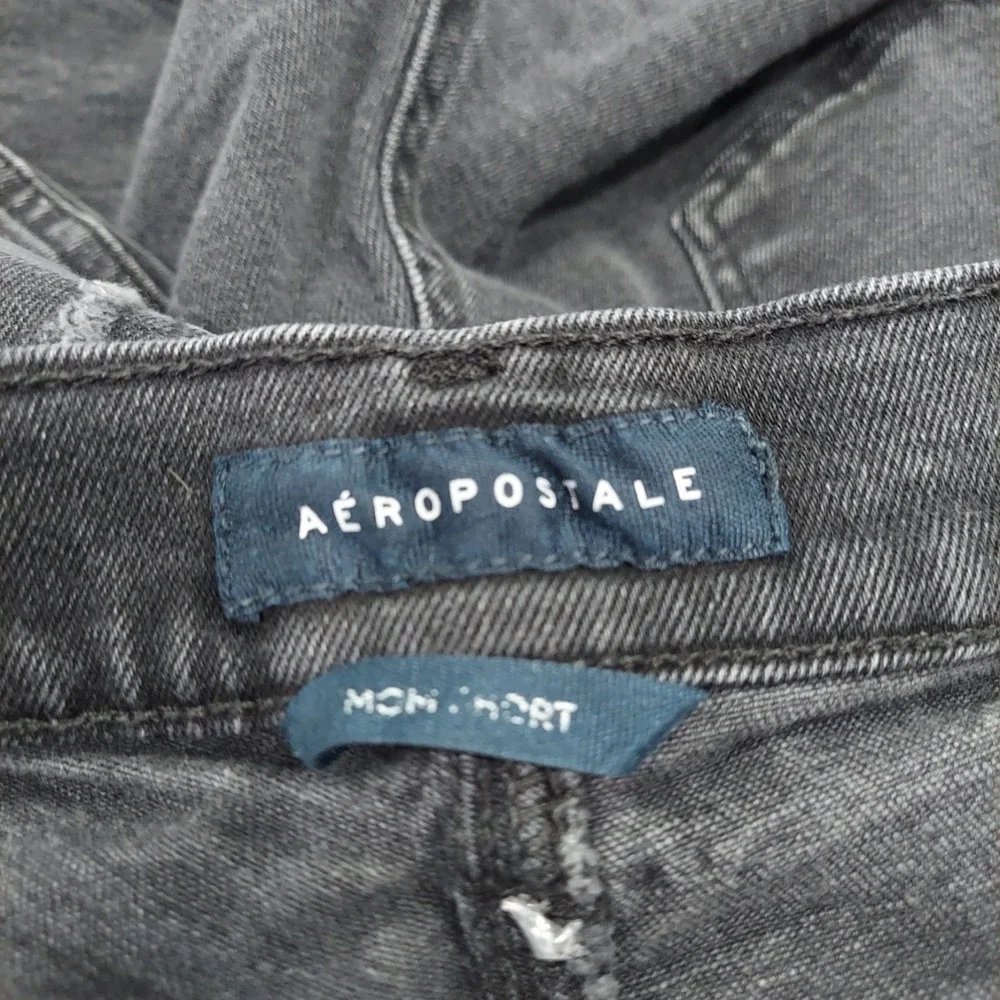 Aeropostale‎ Mom Short Women 12 Black Distressed High Waisted Raw Hem Denim